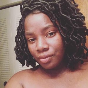 Meet your Posher, Delicia